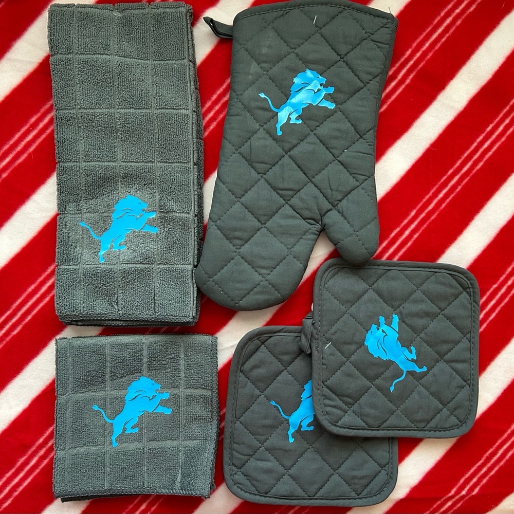 Lions Grill Master Kitchen Oven Mitt Set